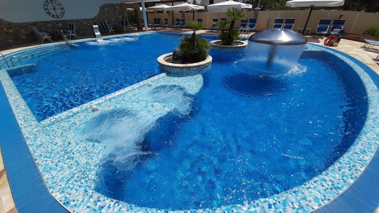 Hotel & Wellness Fra I Pini Lignano Sabbiadoro Exterior foto