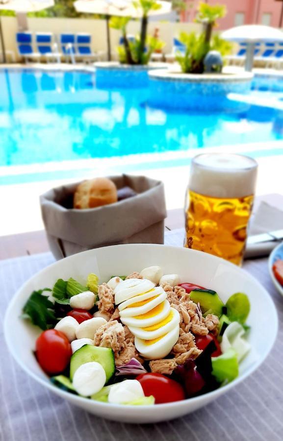 Hotel & Wellness Fra I Pini Lignano Sabbiadoro Exterior foto