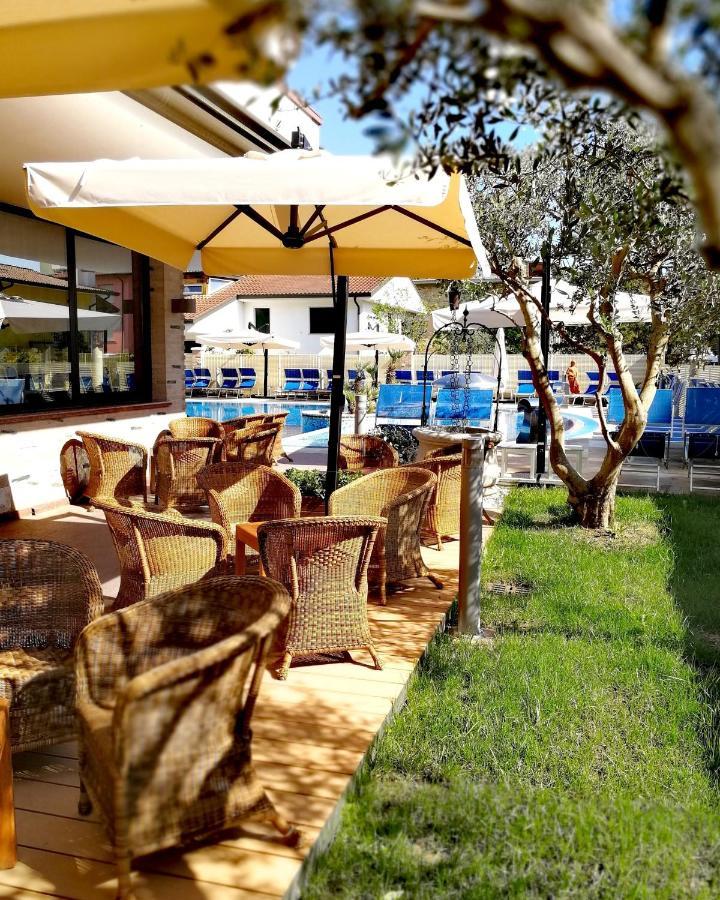Hotel & Wellness Fra I Pini Lignano Sabbiadoro Exterior foto