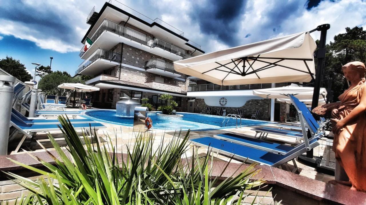 Hotel & Wellness Fra I Pini Lignano Sabbiadoro Exterior foto